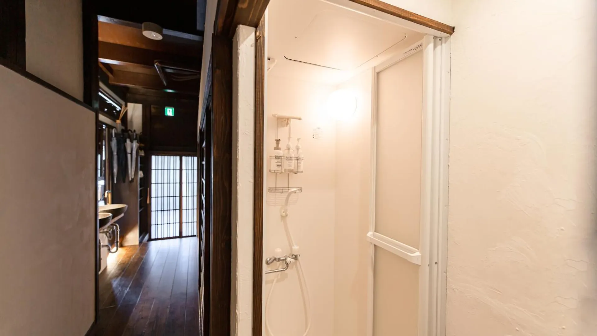 B&B Hachi Kyoto Japan