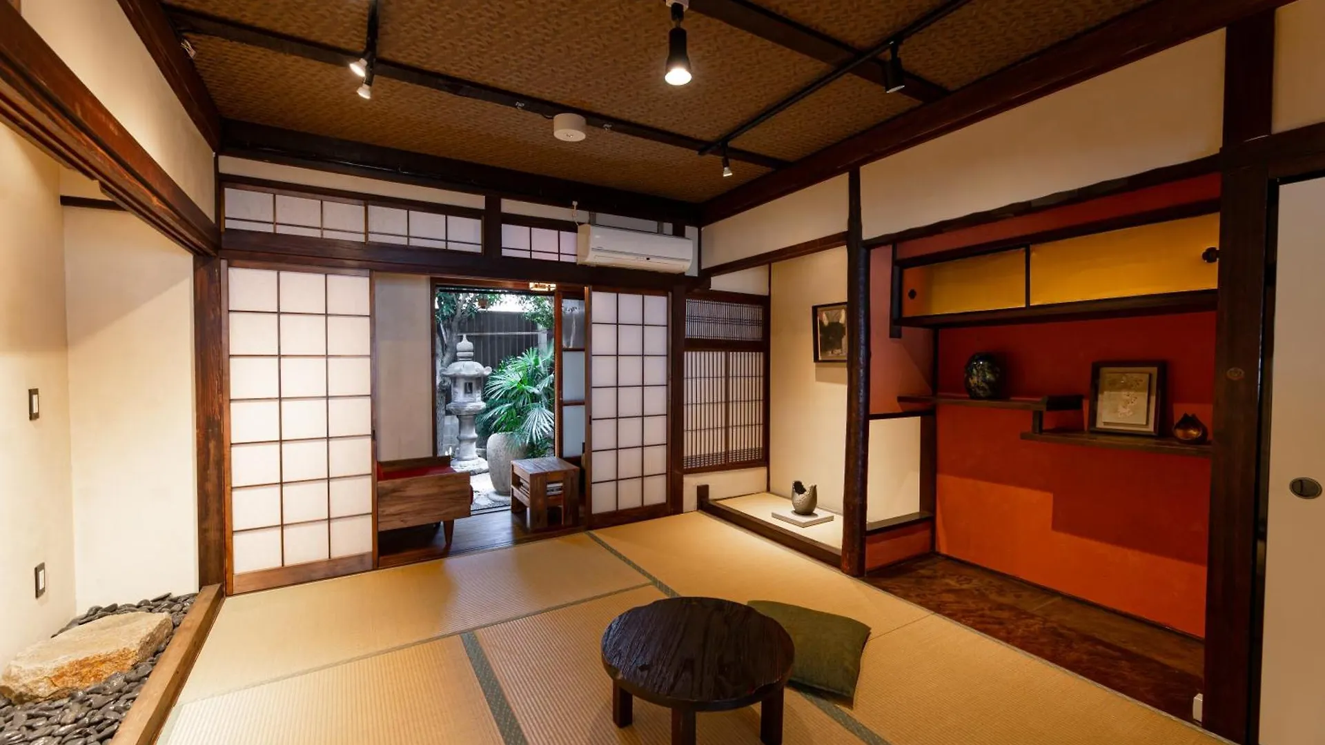 B&B Hachi Kyoto Japan